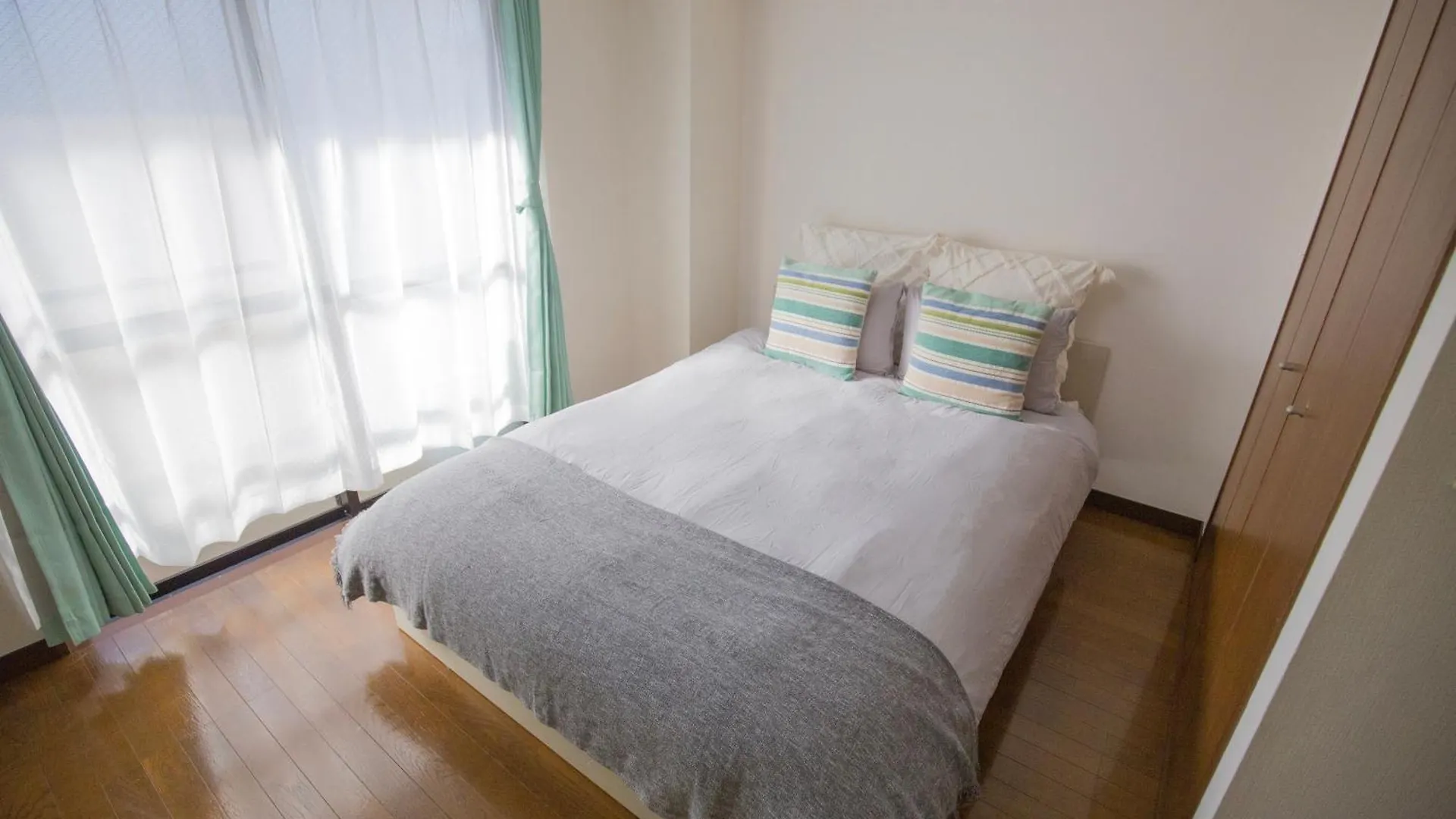 Walk To Jr Higashi-Nakano Sta. Eol2 Tokyo Apartment